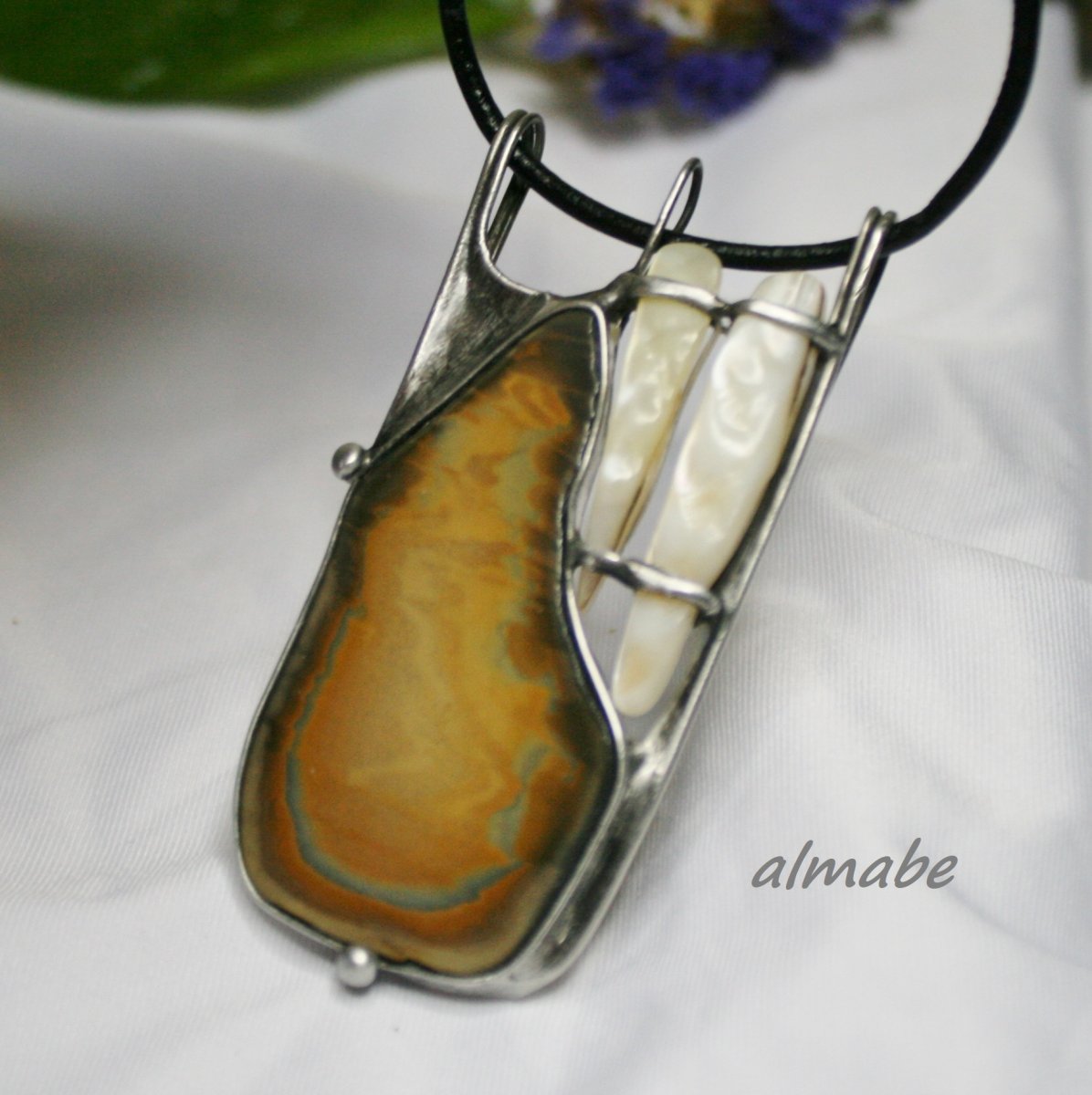 Přírodní (achát a perleť)