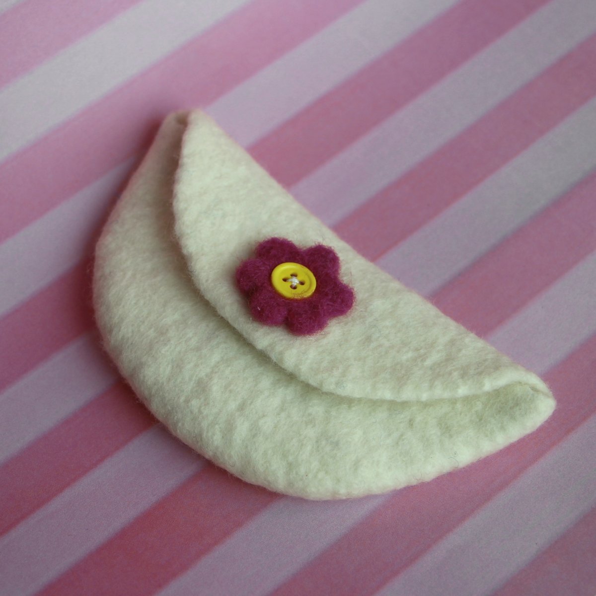 Peněženka s kytičkou dětská