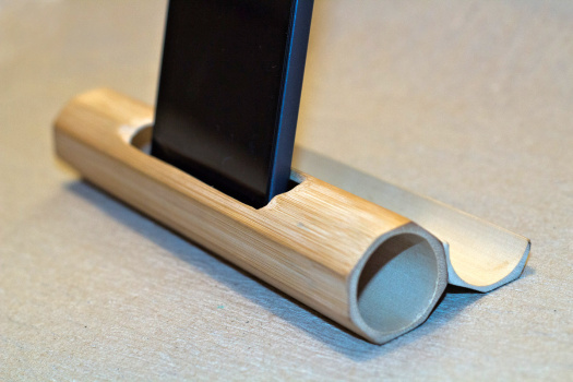 Akustický bambusový reproduktor pro mobily