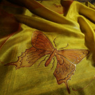 Motýl - žlutá hedvábná šála