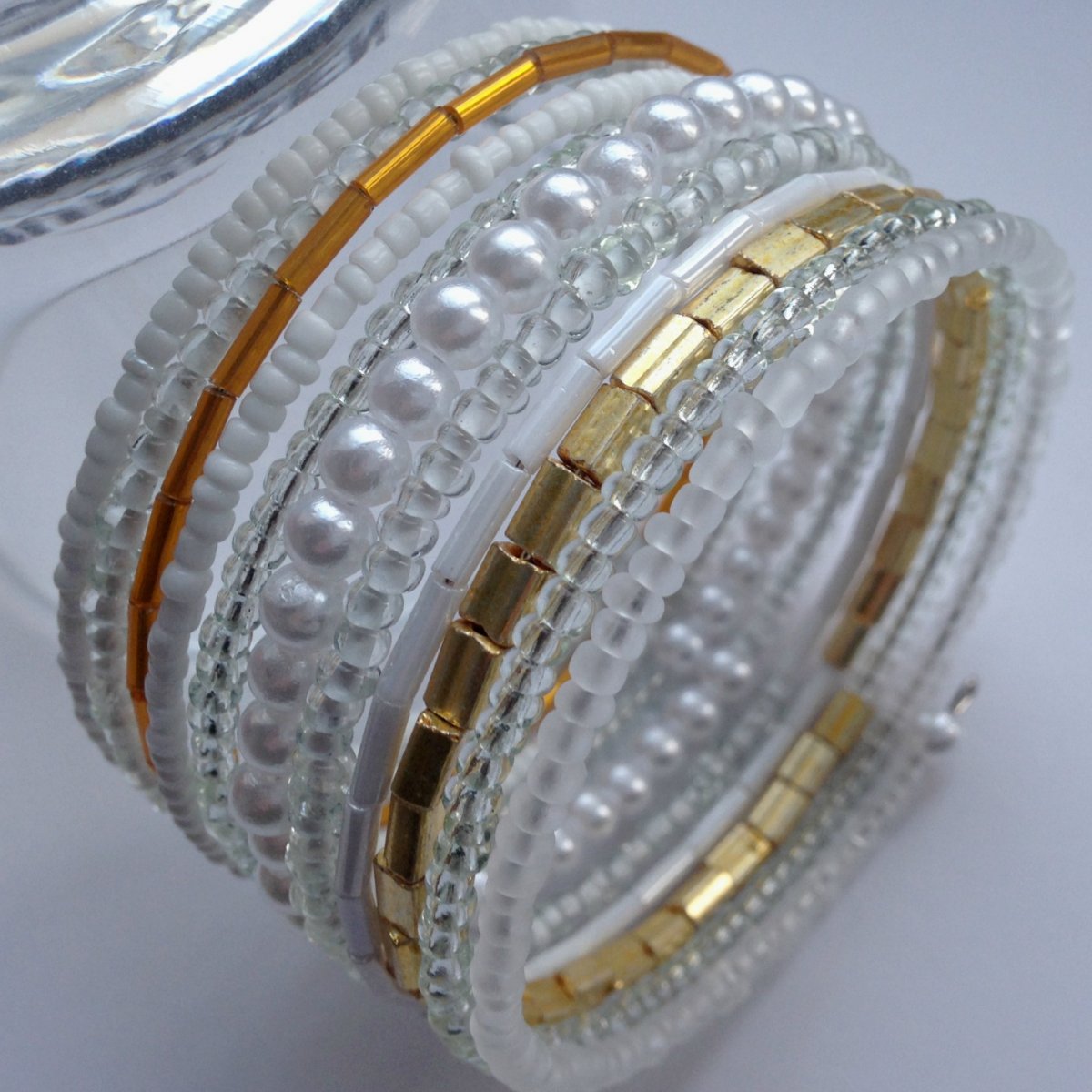 Náramek Bílý se zlatou žilkou