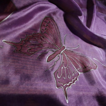 Motýl - fialová hedvábná šála
