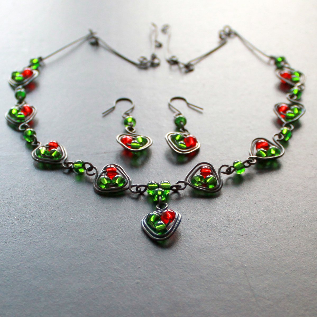 Červené a zelené do trojky