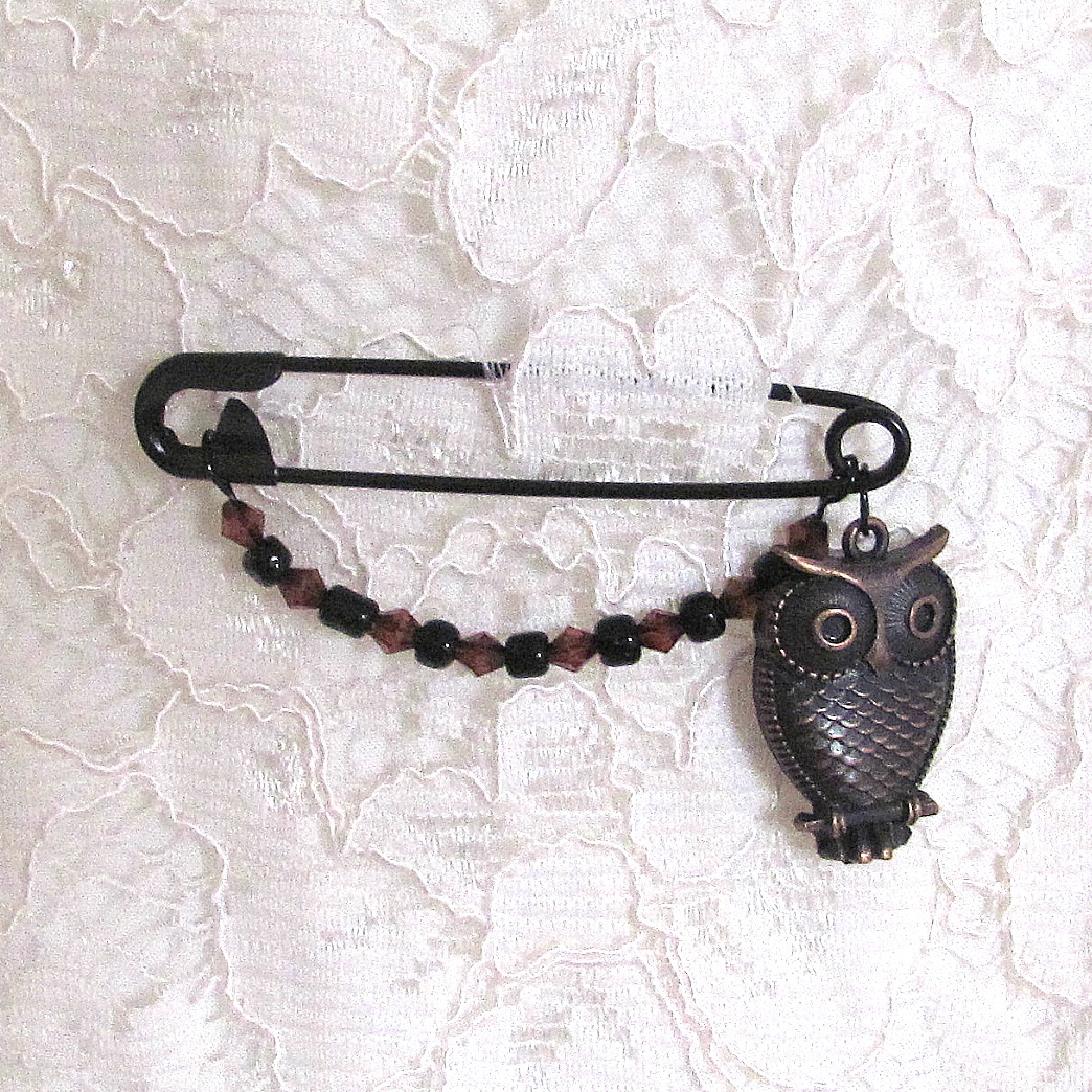 Ozdobný spínací špendlík, sova