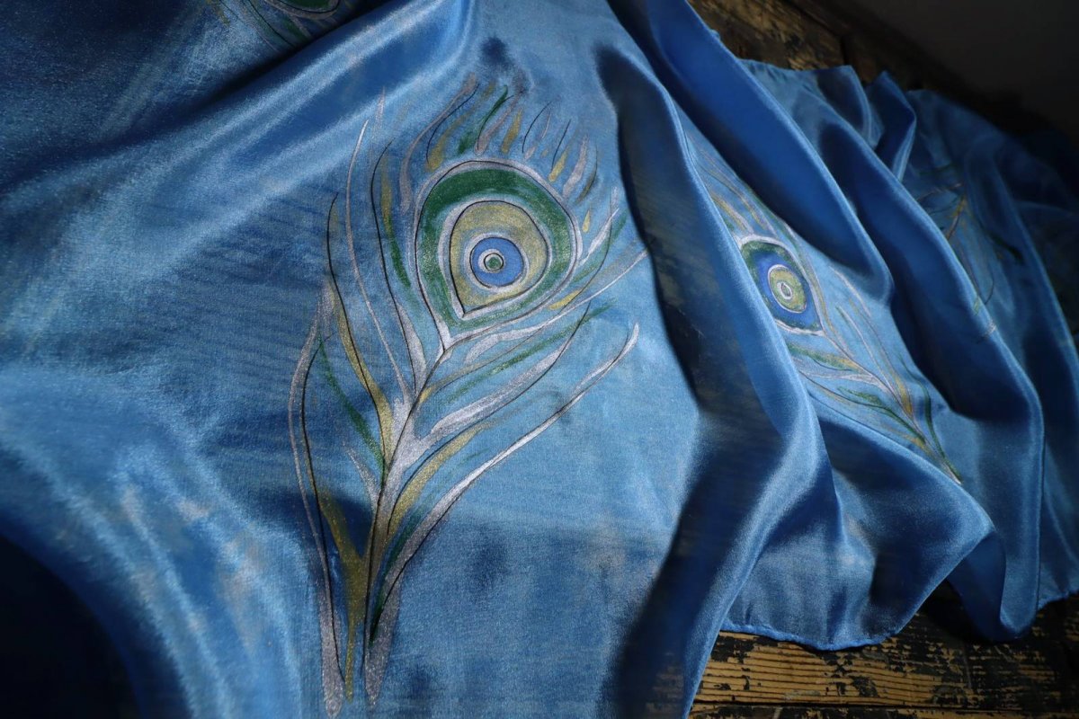 Paví pírka - hedvábná šála