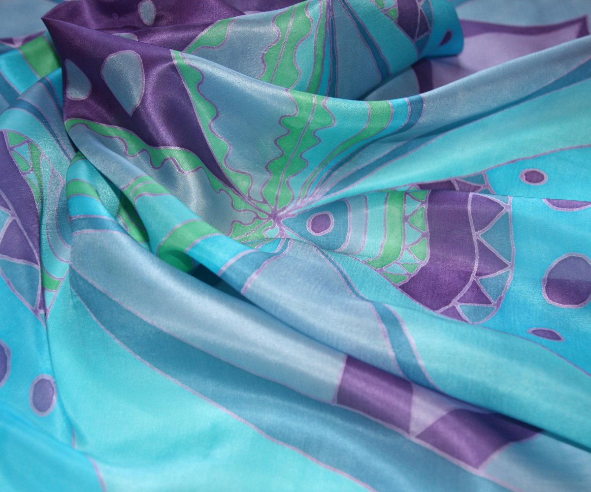 Malovaný hedvábný šátek: Ornament fialovo-tyrkysový