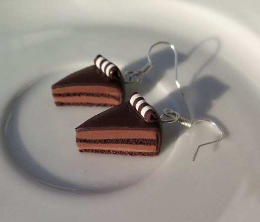 Čokoládový dortík s trubičkou