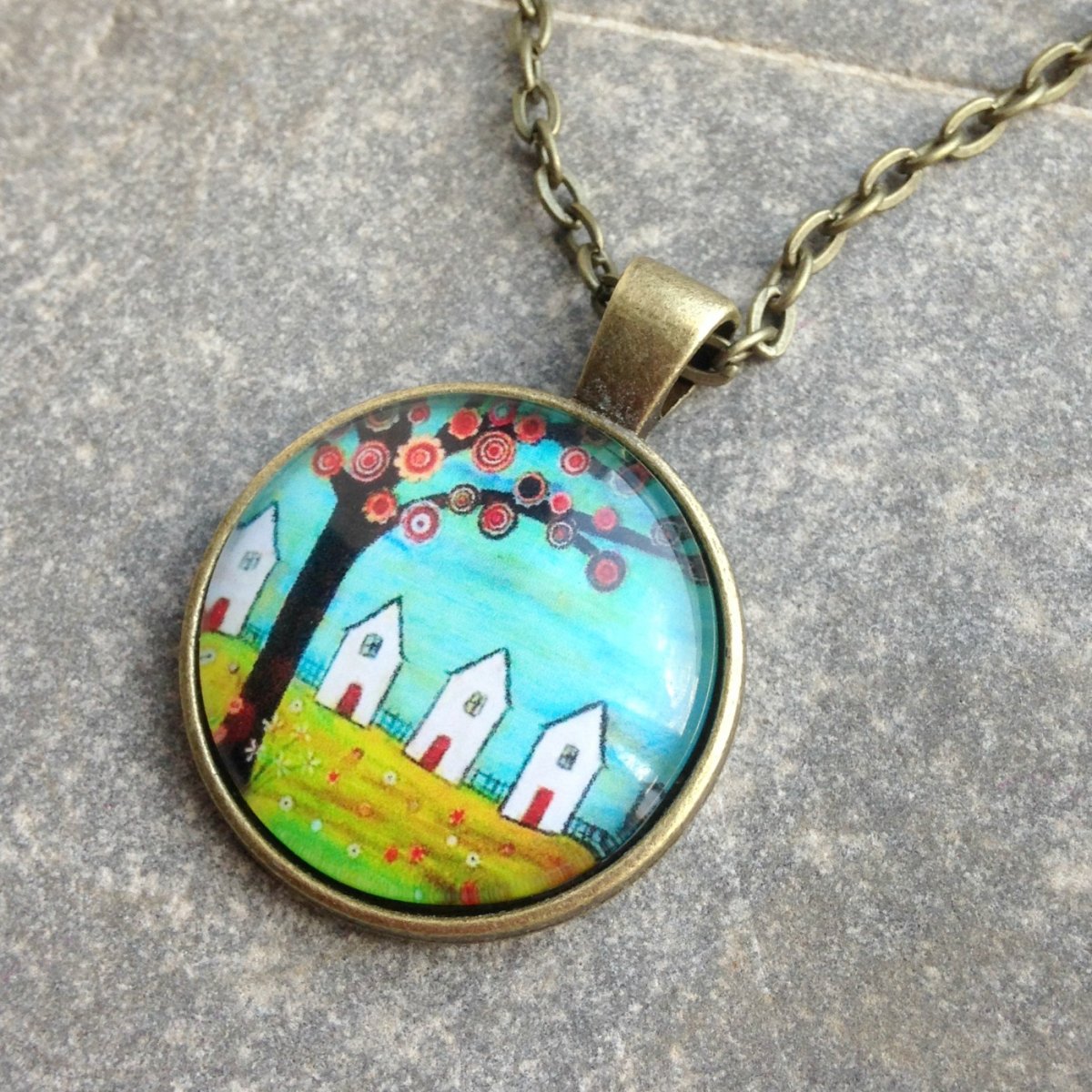 Mosazný přívěsek s motivem 5