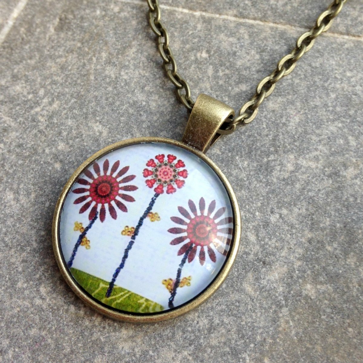 Mosazný přívěsek s motivem 8