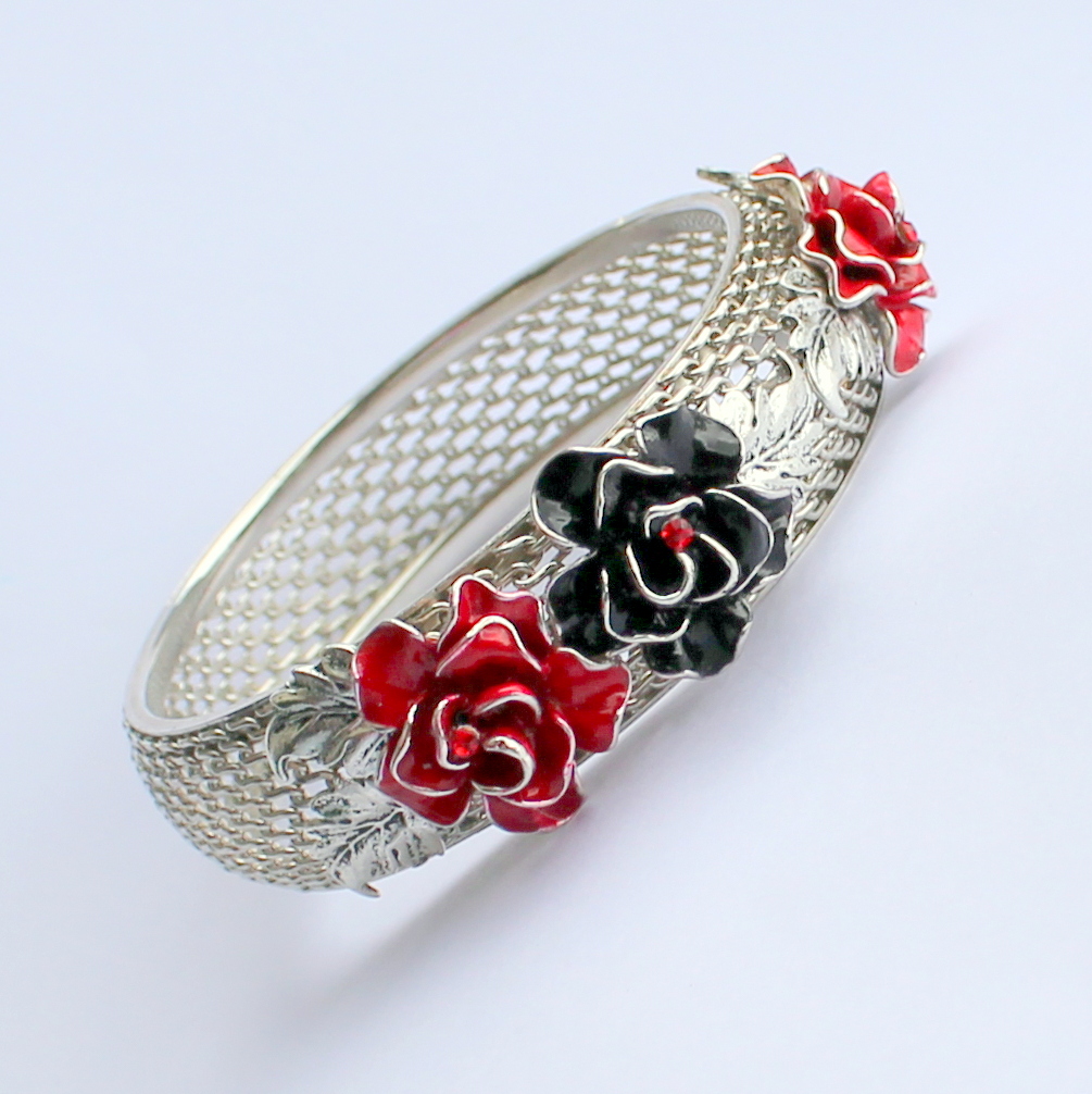 Elegantní kvetoucí náramek