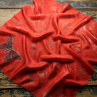 Motýl - červený hedvábný šátek
