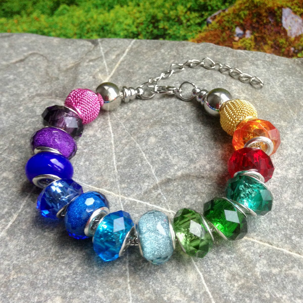 Duhový náramek 1