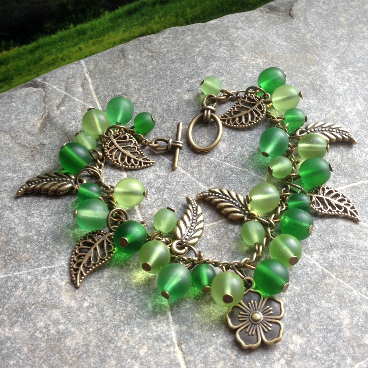 Svěží zelený náramek