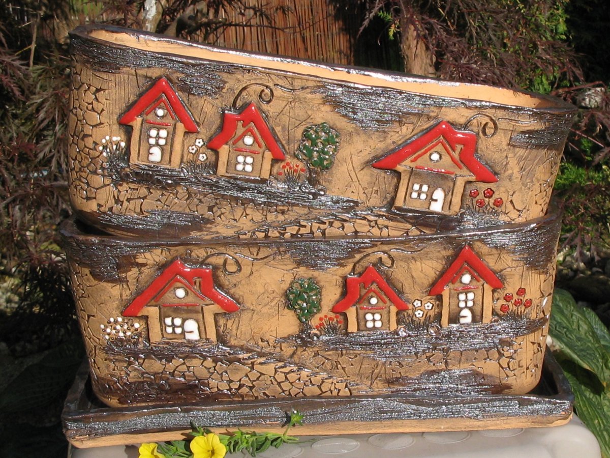 Truhlík s domečky 35 cm