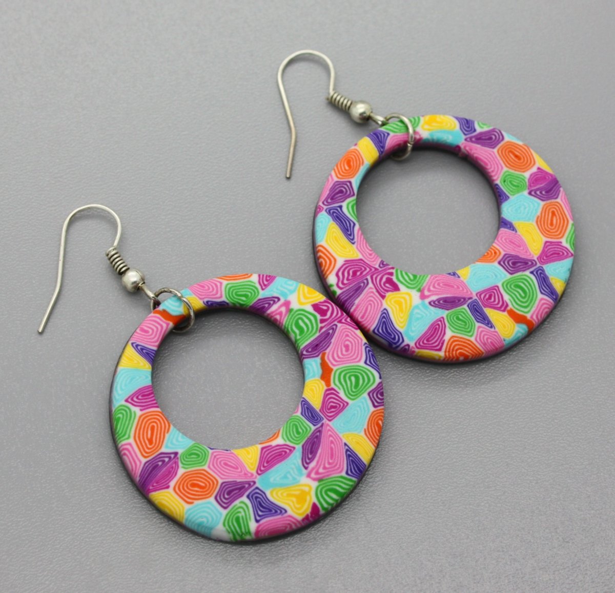 vzorované náušnice