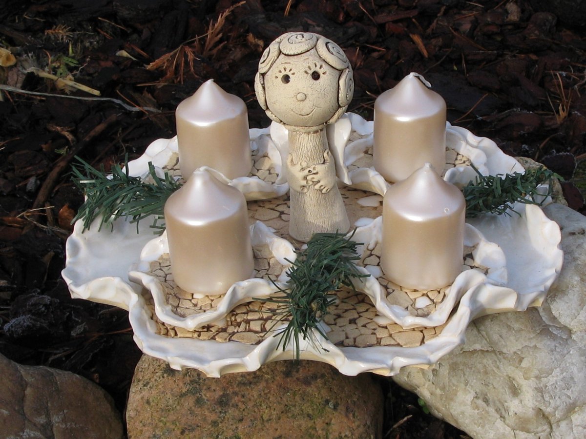 Adventní svícen s andělíčkem