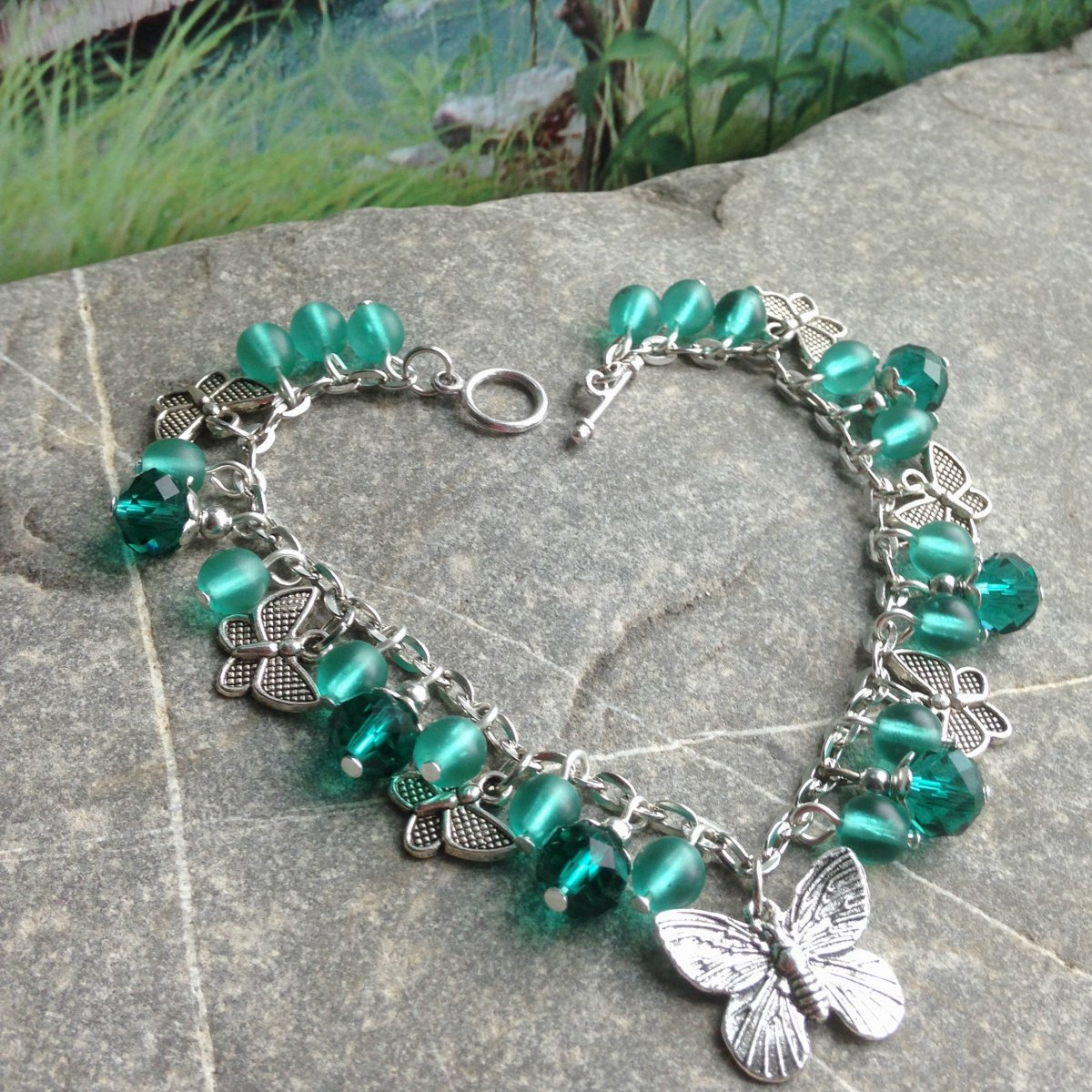 Smaragdový motýlkový cinkáček