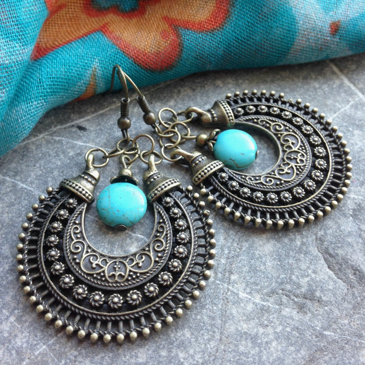 Mosazné kruhy s tyrkenitem