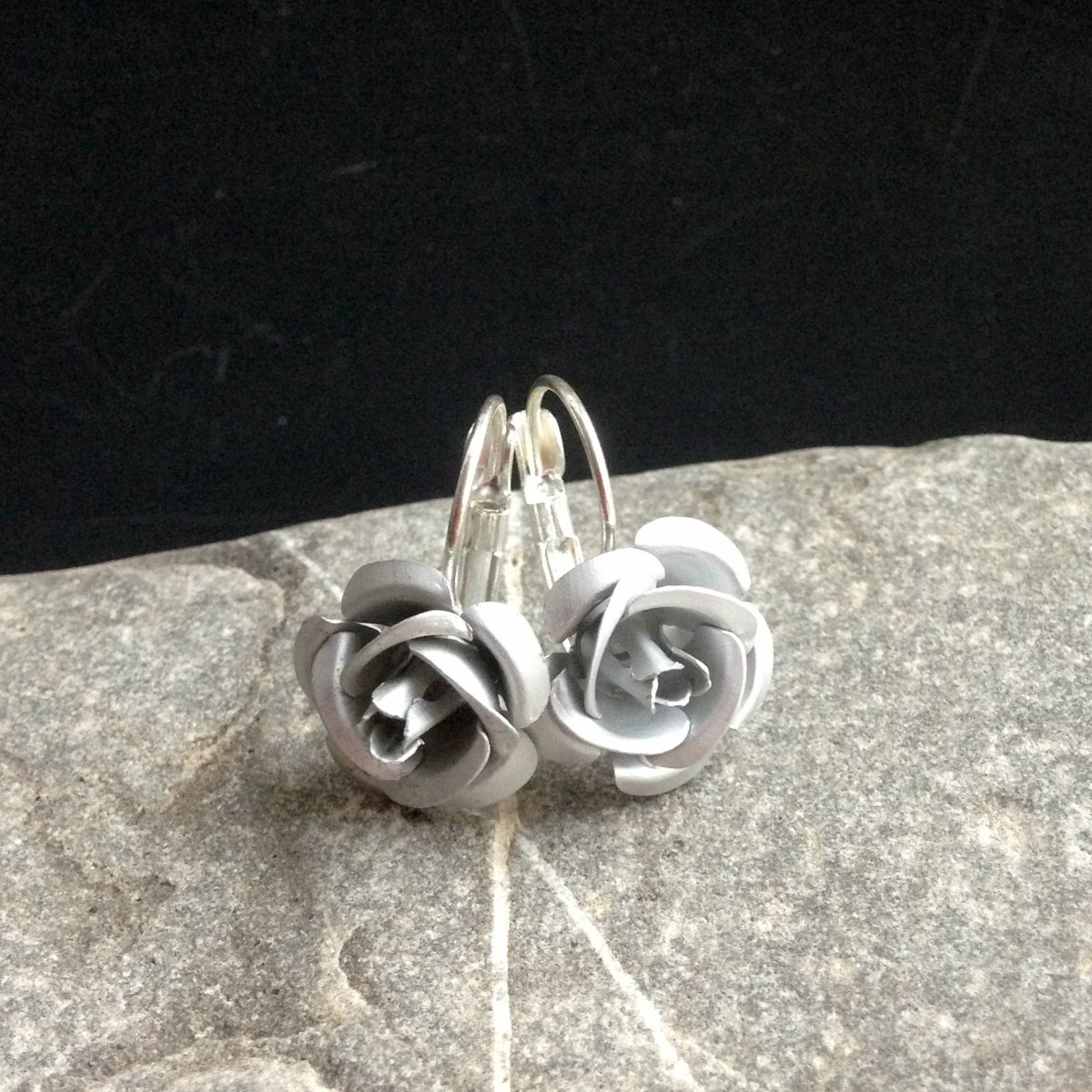 Stříbrné růžičky