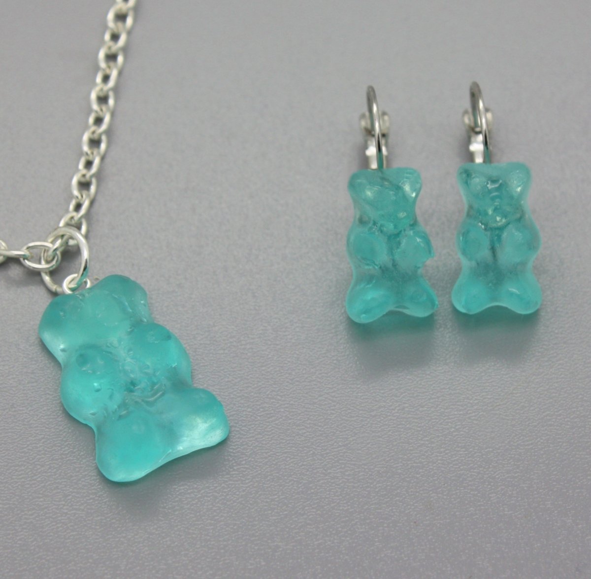 gumoví medvídci .. haribo ... sada s cvakačkama