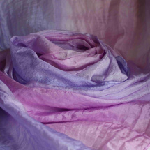 vrapovaná hedvábná šála fialovo-růžová