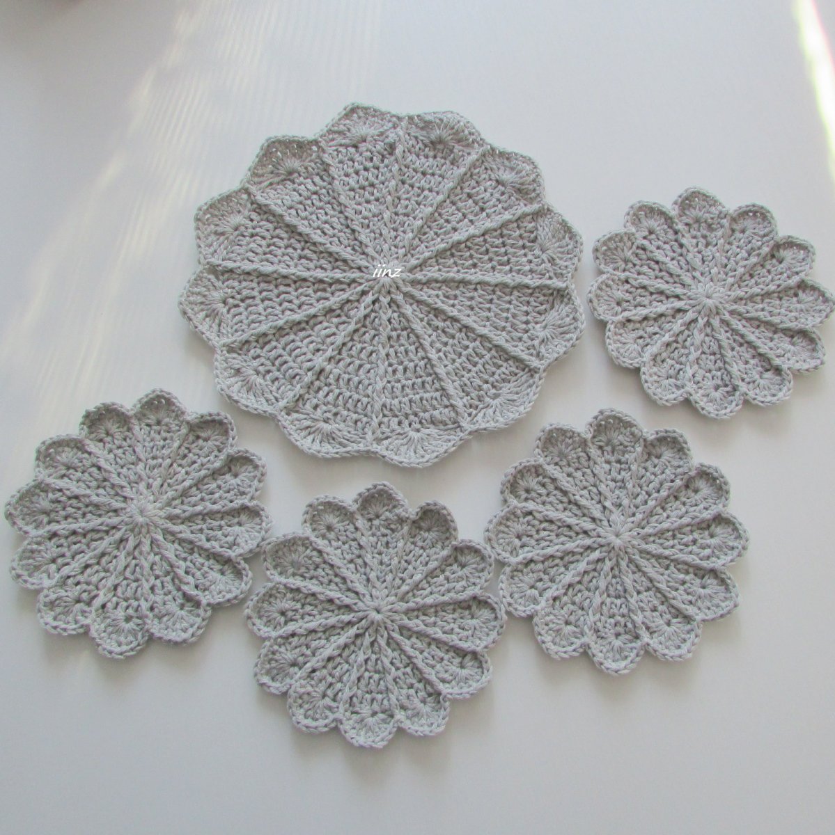 Háčkované prostírání - sada