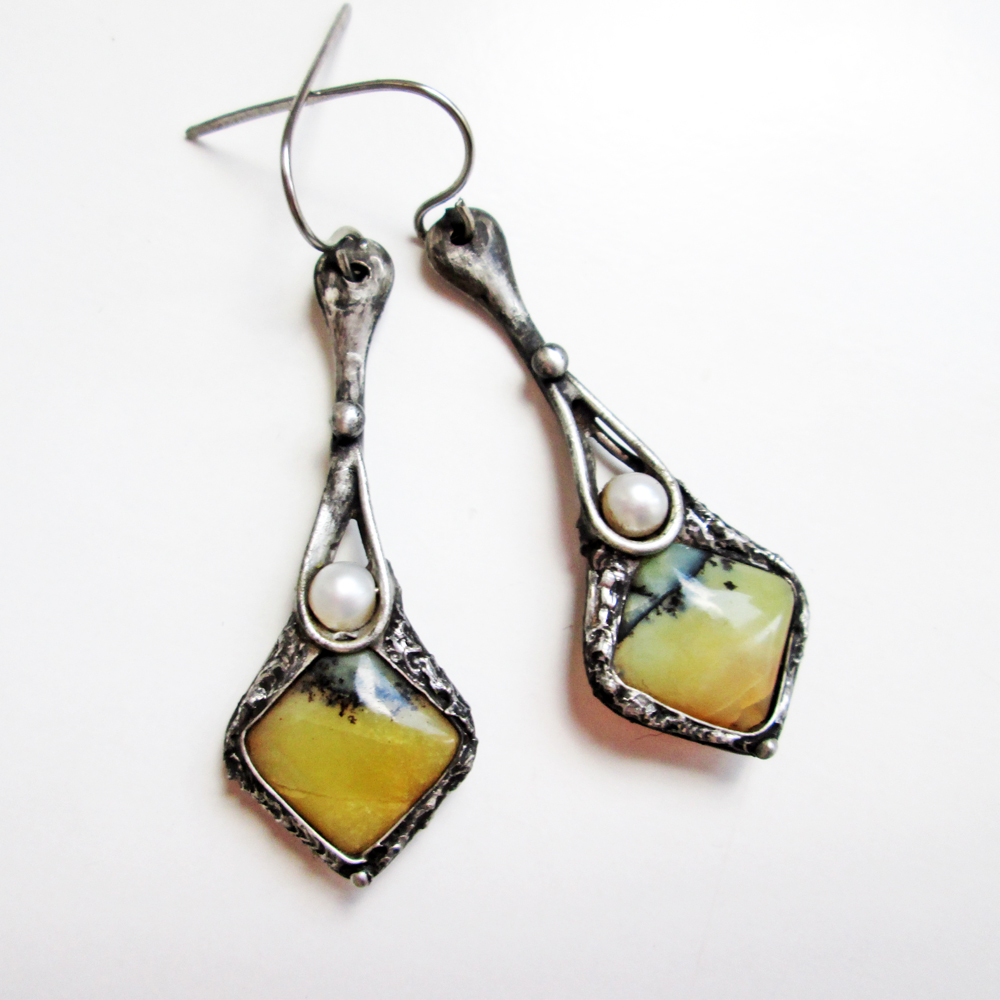 Žlutý opál s perlou