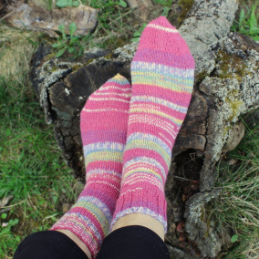 Ručně pletené dámské ponožky "Sen o rozkvetlé jabloni"