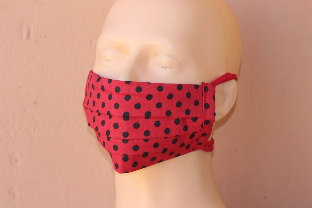 Puntíková rouška - s drátkem na vytvarování nosu