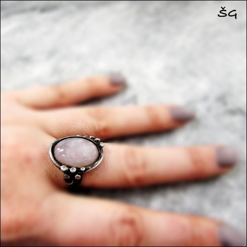 Prsten - ,,s růženínem