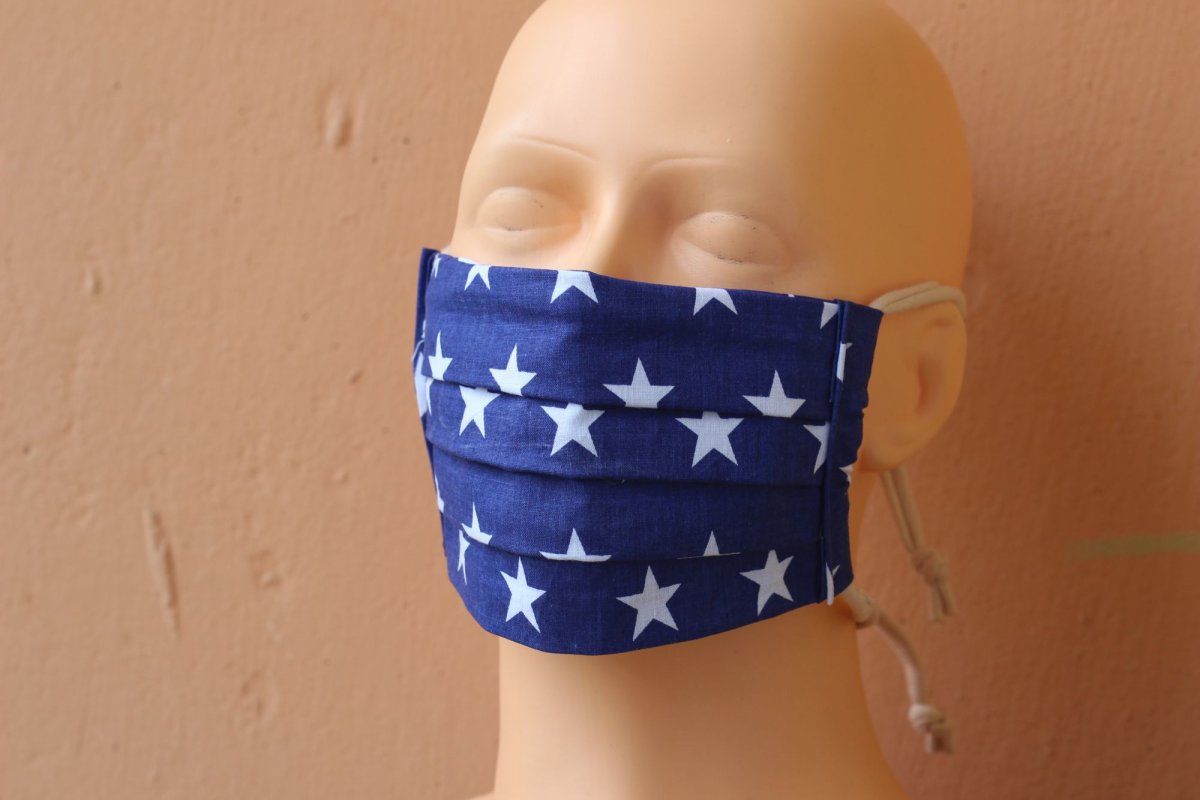 Rouška s hvězdami - s drátkem na vytvarování nosu