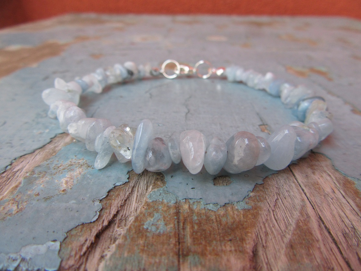 Náramek z akvamarínu