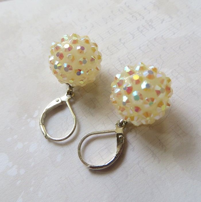 Náušnice Disko kouličky smetanové    (NA7424)