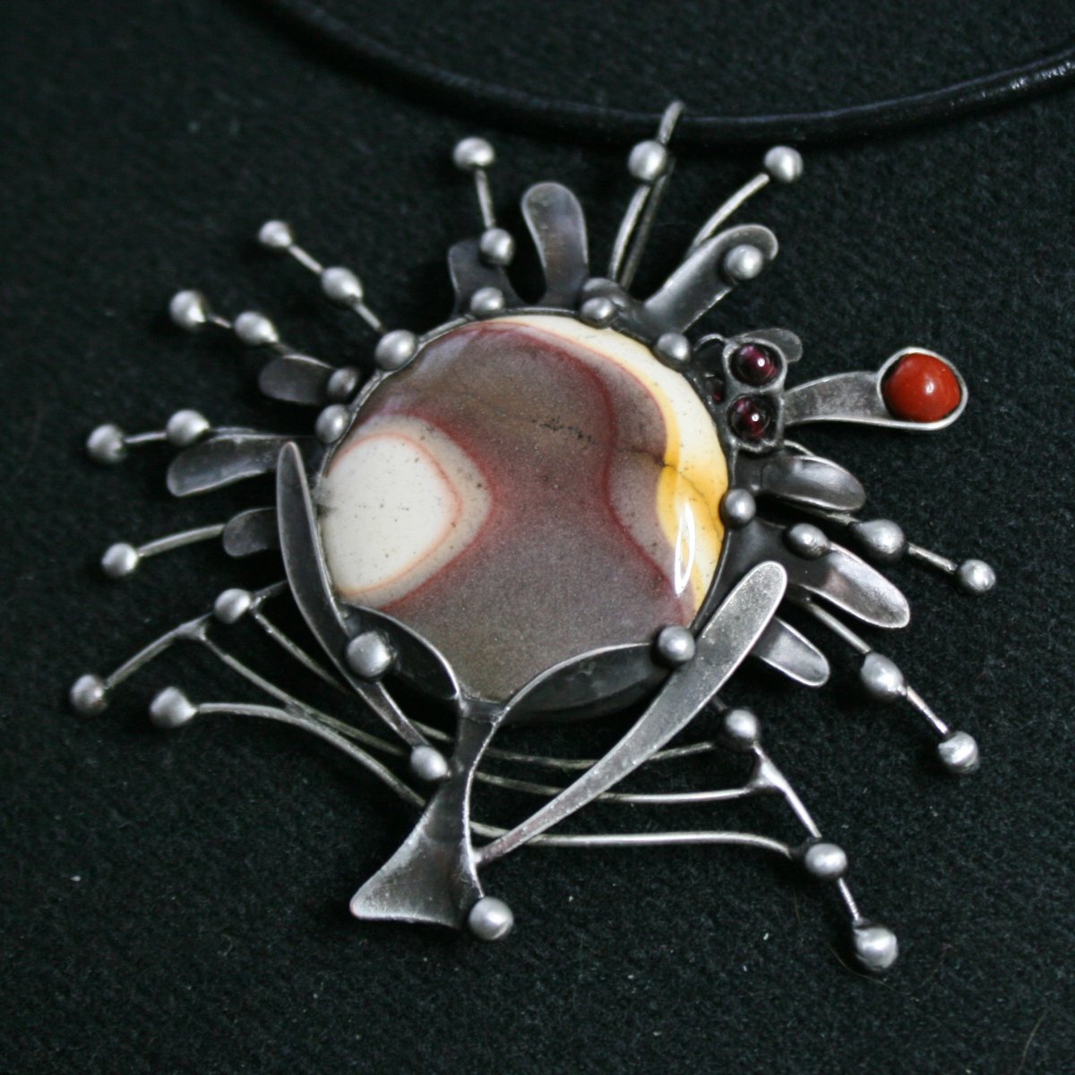 Květ - jaspis mookait