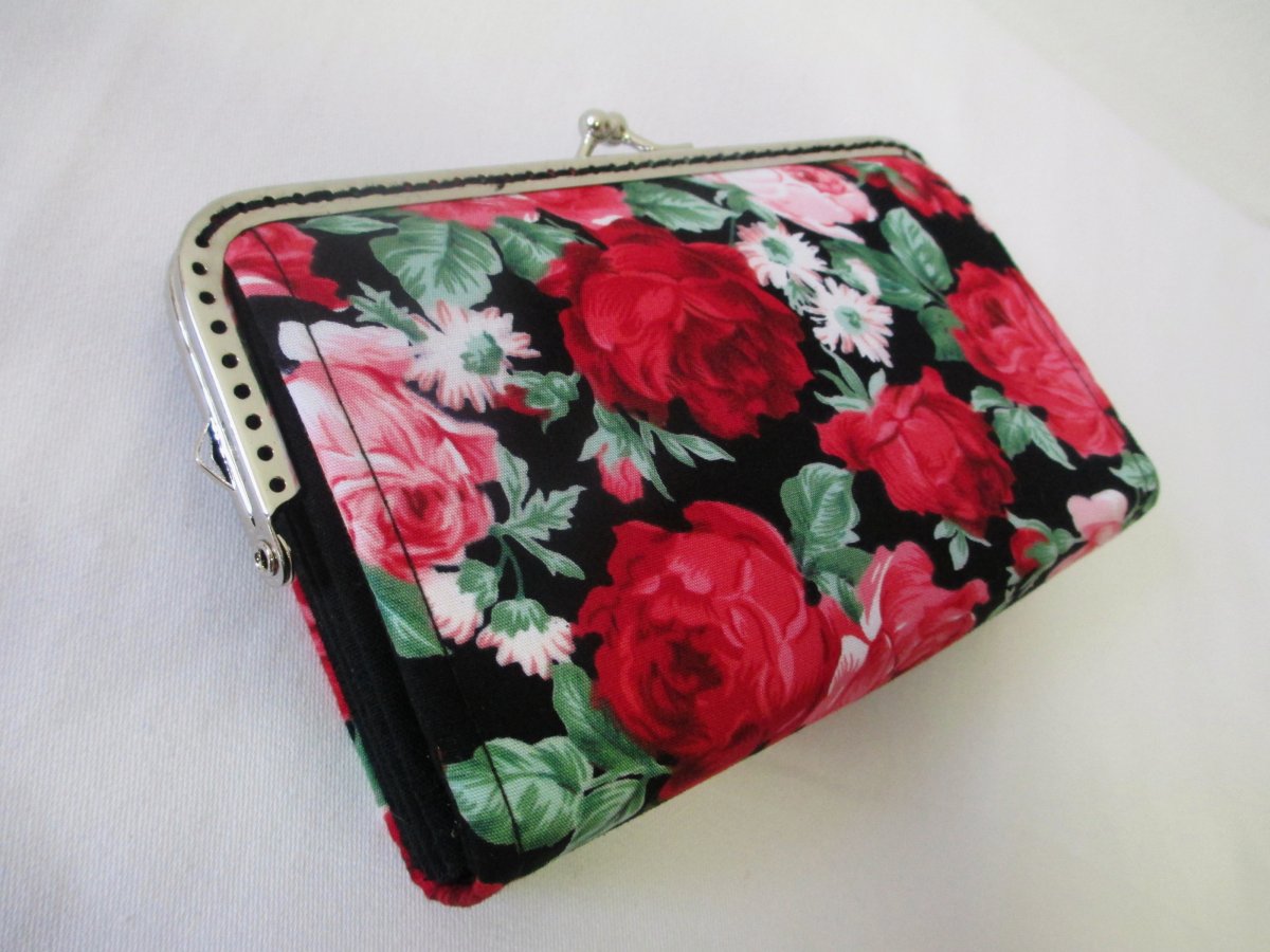 Rámečková peněženka- růžičky