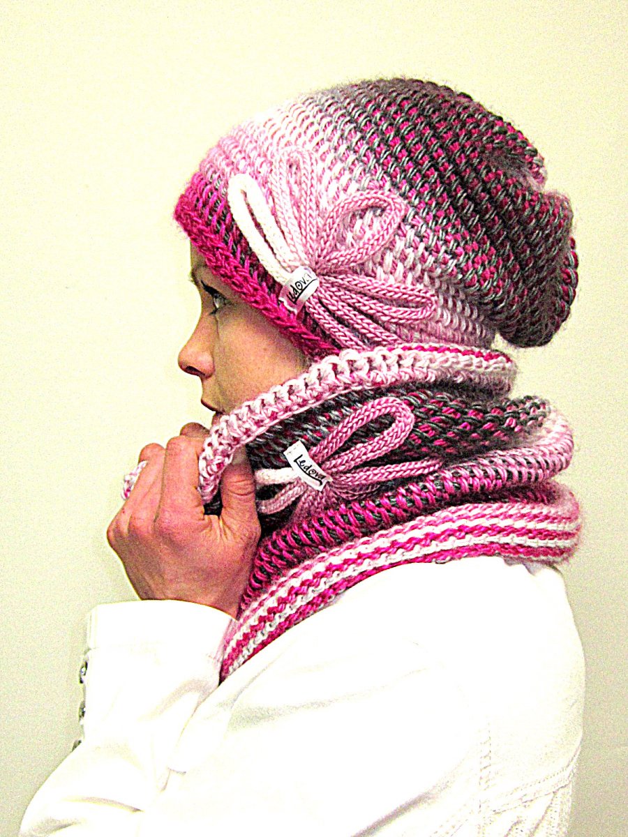 Souprava čepice a tunelu s aplikací