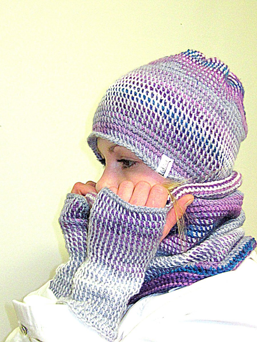 Souprava čepice,tunelu a návleků na ruce