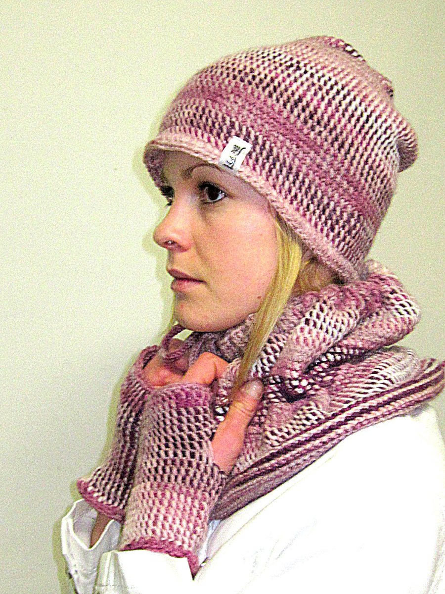 Souprava čepice, tunelu a návleků na ruce