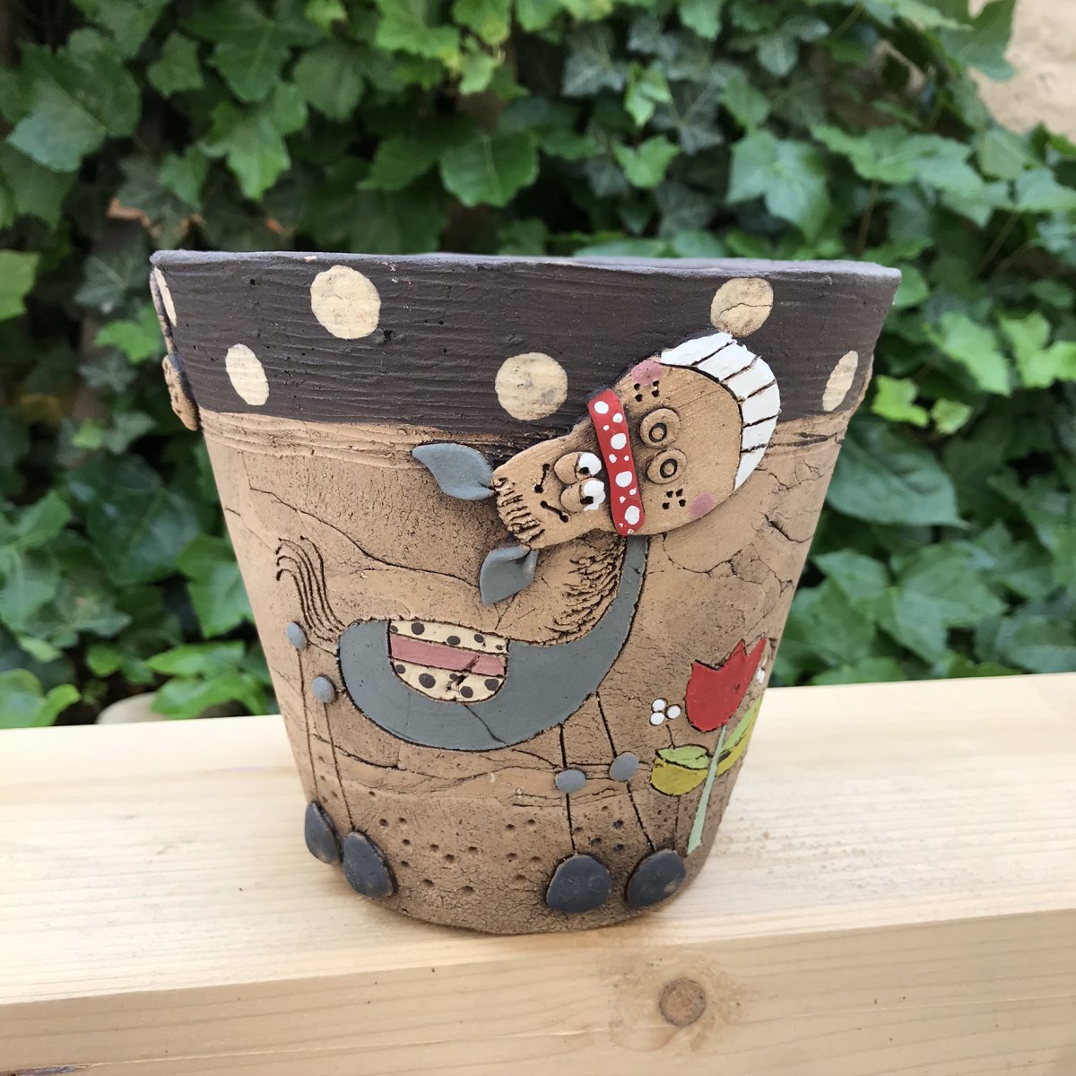 Malý obal na květináč koník