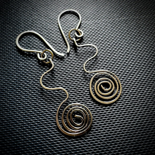 Visací ocelové náušnice Spiral