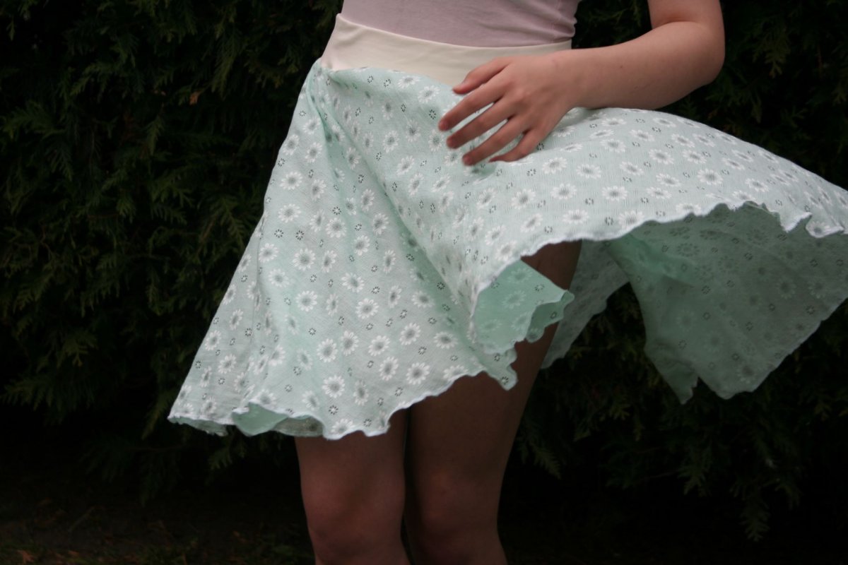 Kolová sukně "Kopretiny"