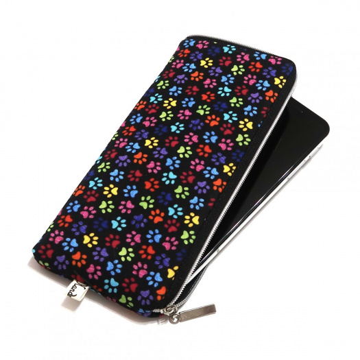 BAREVNÉ TLAPKY - obal na mobil