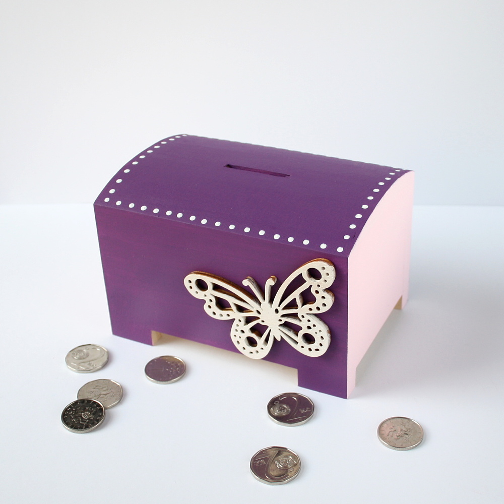 Pokladnička s motýlem