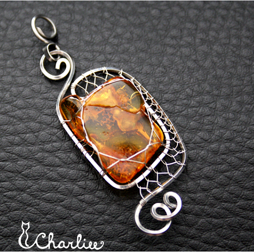 Přívěsek - JANTAR - hypoalergenní chirurgická ocel