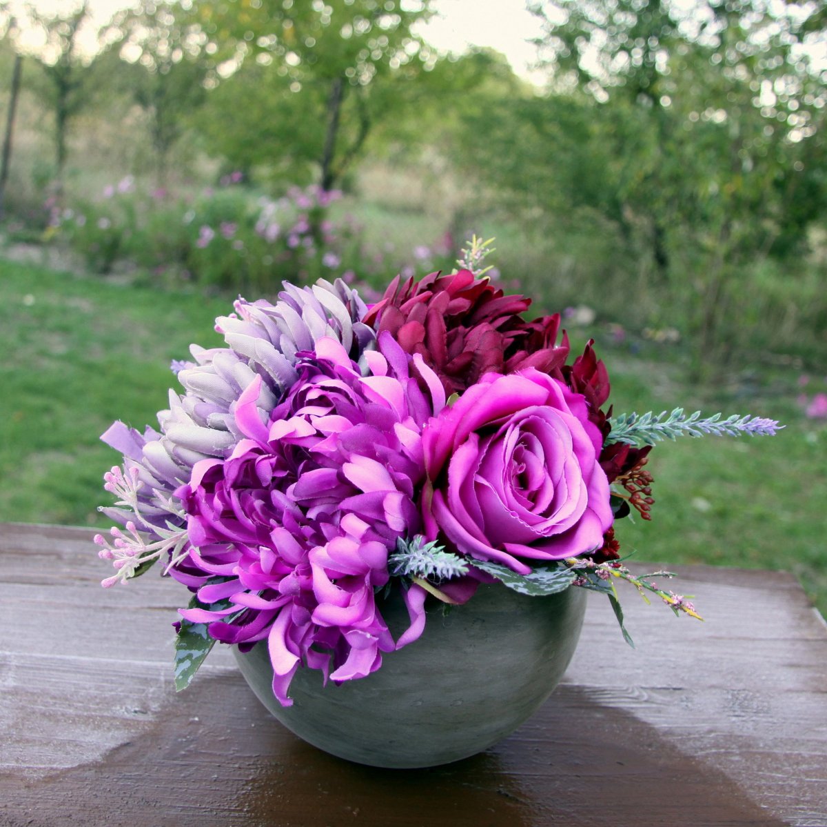 Podzim rozevlátý_velká kytice v šedé kouli