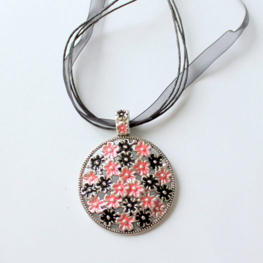 Květinkový luxusní náhrdelník