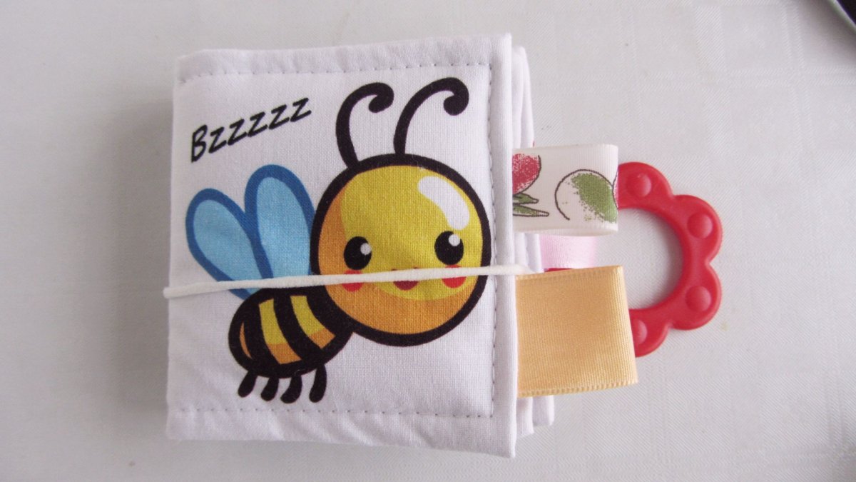 Textilní knížka - Včelka se zvířátky