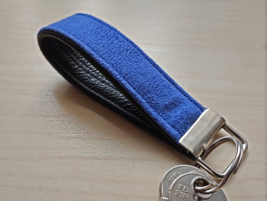 Klíčenka s kroužkem kůže + alcantara modrá