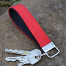 Klíčenka s kroužkem kůže + alcantara červená