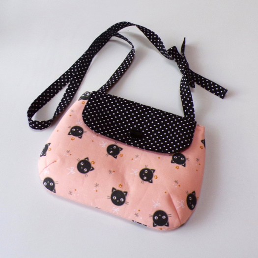 Dětská kabelka lososová s kočičími hlavičkami